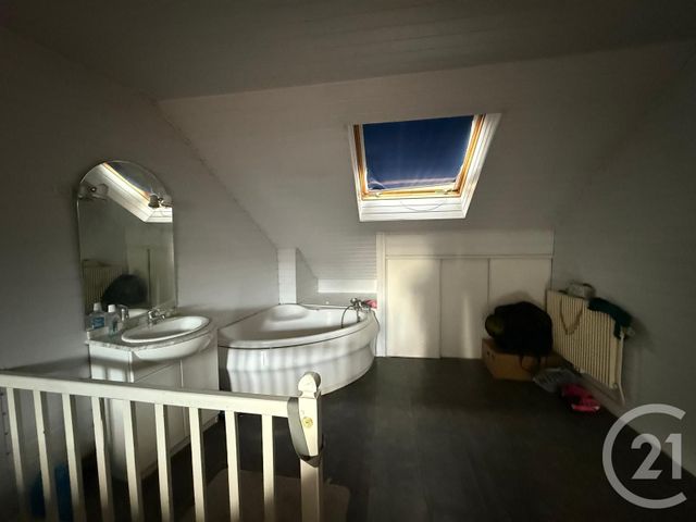 Appartement F4 à vendre - 4 pièces - 105.0 m2 - ROYE - 80 - PICARDIE - Century 21 Nes'Immo